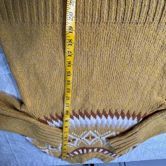 American Eagle Outfitters Yellow Geometric Sweater - Picture 4 of 7